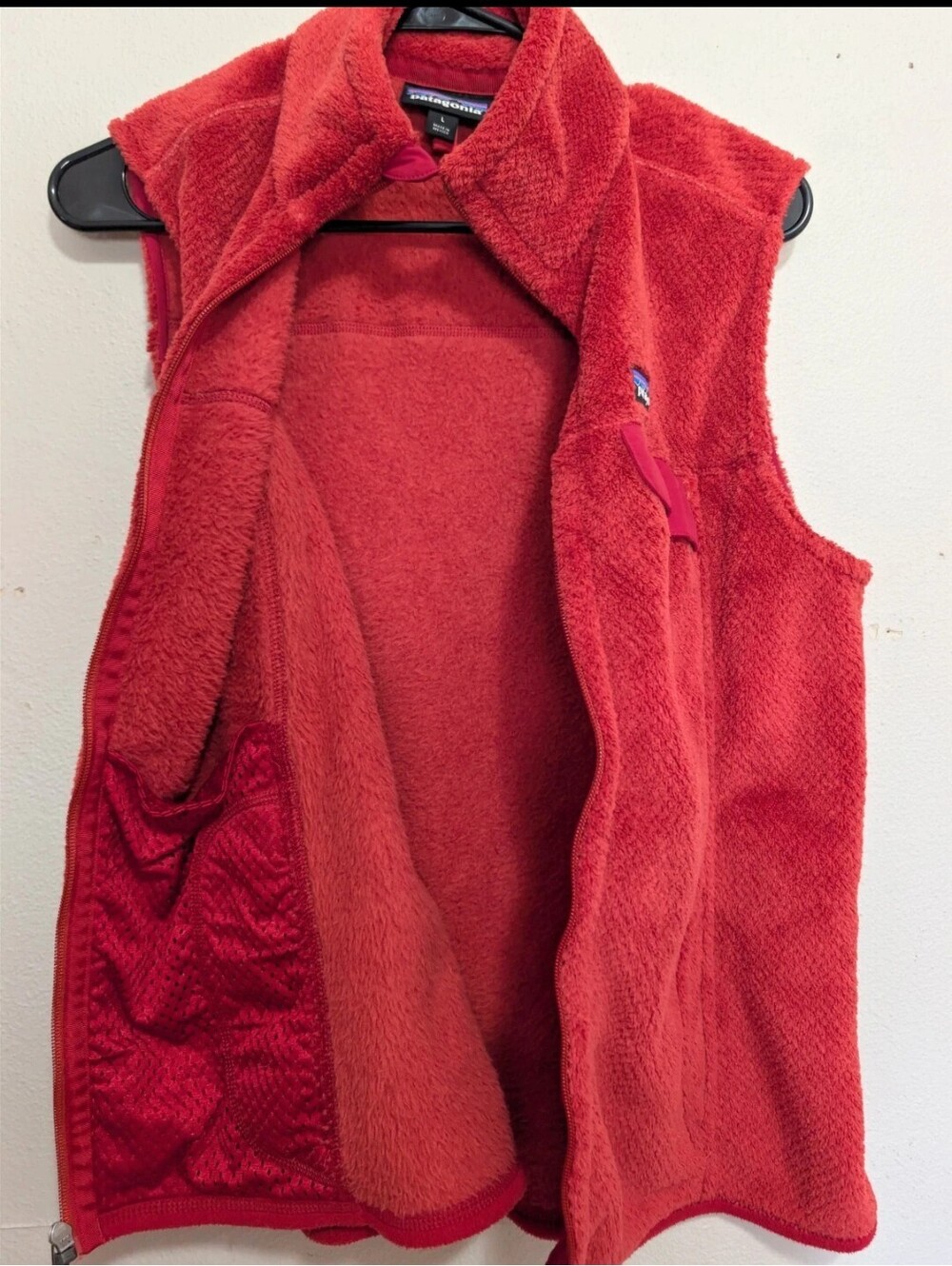 Patagonia Women's Large Red Fleece Vest with Chest Pocket, Made in Mexico - Picture 5 of 6